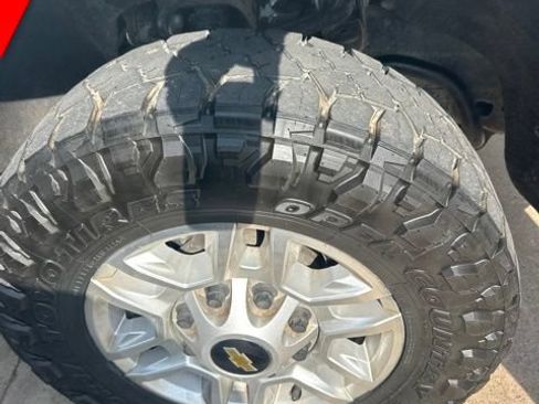 Used 2024 Chevrolet Silverado 2500 LT AWD/4WD image 6
