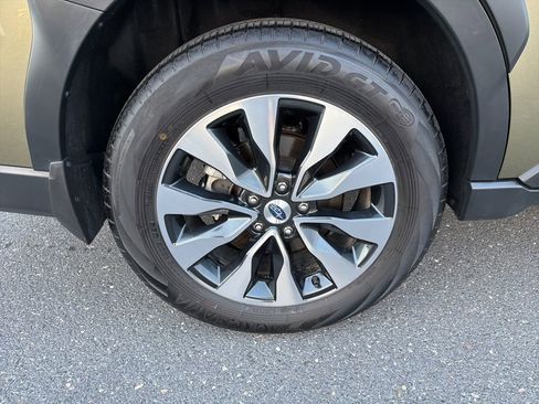 Used 2025 Subaru Outback Limited AWD/4WD image 11