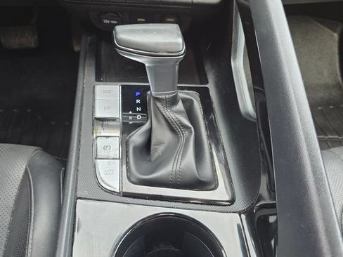 Used 2023 Hyundai Elantra Limited w/ Preferred Accessory Package FWD image 24