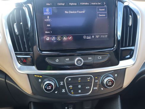 Used 2023 Chevrolet Traverse Premier AWD/4WD image 19