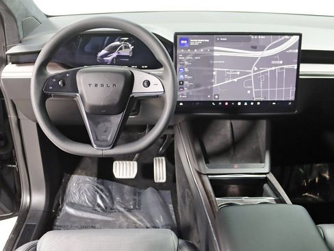 Used 2024 Tesla Model X image 15