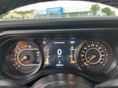 Used 2025 Jeep Gladiator Sport AWD/4WD image 18