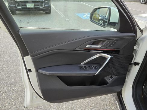 Used 2025 BMW X1 xDrive28i image 9