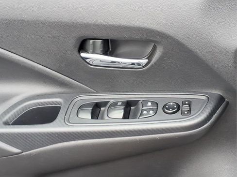 Used 2023 Nissan Versa SV image 16