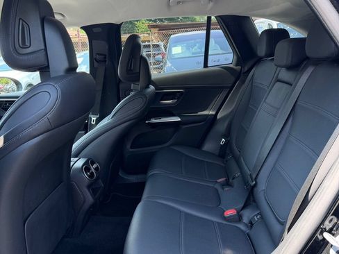 Used 2023 Mercedes-Benz GLC 300 4MATIC image 17