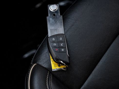 Used 2021 GMC Yukon XL SLT image 63