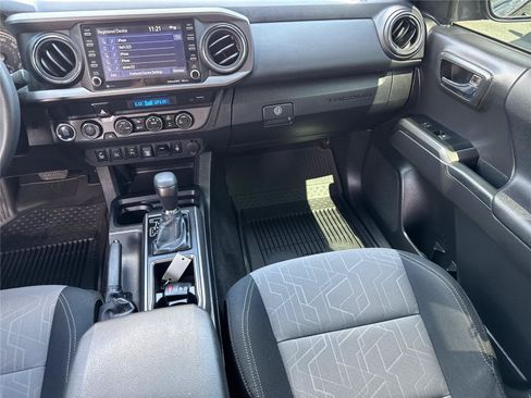 Used 2023 Toyota Tacoma TRD Off-Road w/ Advanced Technology Package AWD/4WD image 16