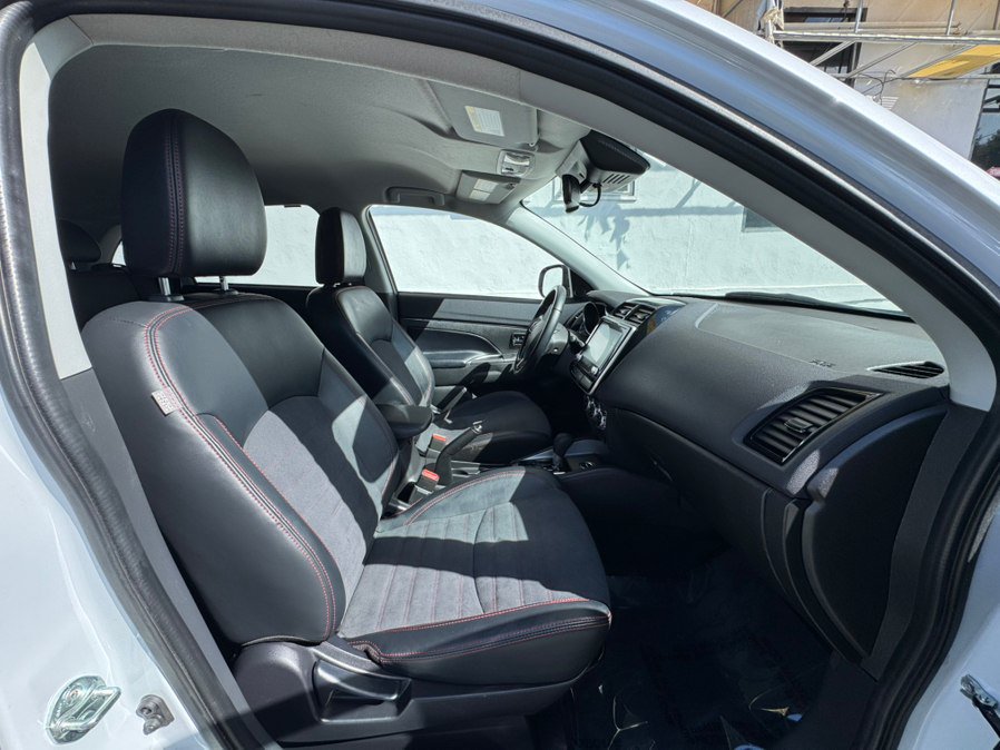 Used 2025 Mitsubishi Outlander Sport AWD image 10