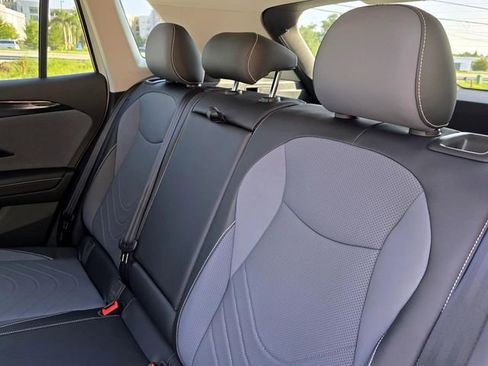 New 2025 Volkswagen Tiguan SE image 28