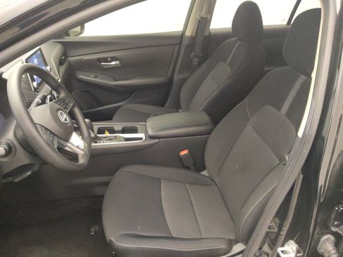 Used 2025 Nissan Sentra SV FWD image 17