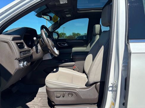 Used 2022 GMC Yukon SLT w/ SLT Premium Package AWD/4WD image 16