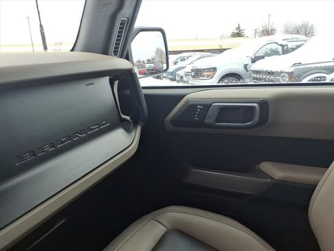 Used 2022 Ford Bronco Wildtrak image 18