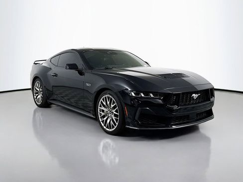 Used 2024 Ford Mustang GT Premium image 3