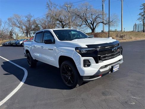 Used 2025 Chevrolet Colorado Z71 w/ Z71 Convenience Package 2 image 8