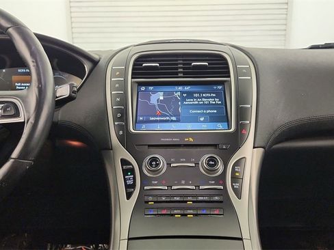 Used 2019 Lincoln Nautilus Reserve image 12