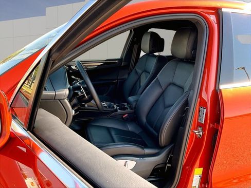 Certified 2022 Porsche Macan S AWD/4WD image 5