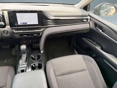 Used 2025 Toyota Camry LE FWD image 28