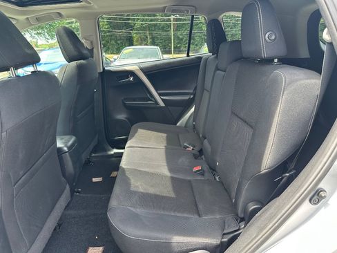 Used 2018 Toyota RAV4 XLE FWD image 14