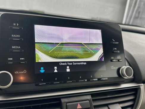 Used 2018 Honda Accord LX image 22