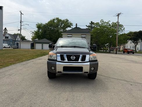 Used 2011 Nissan Titan SV w/ SV Premium Utility Pkg AWD/4WD image 2