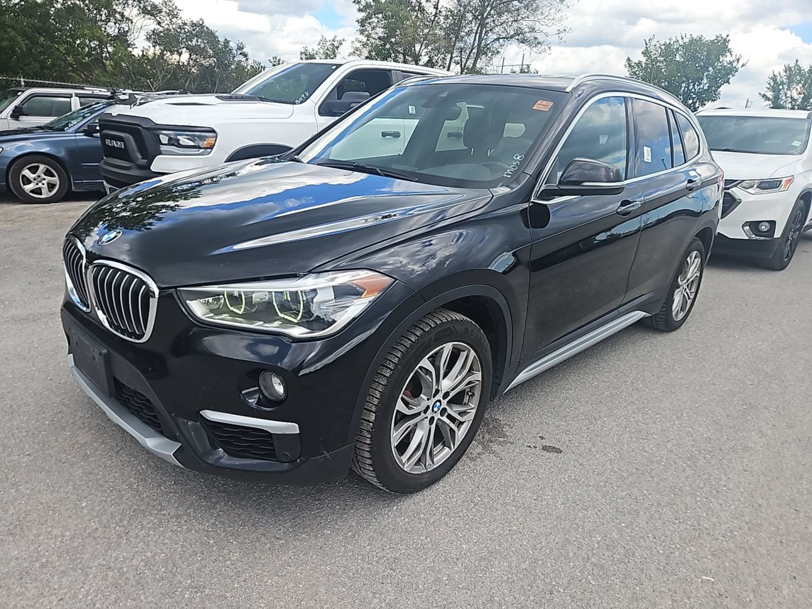 Used 2019 BMW X1 xDrive28i AWD/4WD image 1