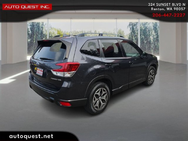 Used 2019 Subaru Forester Premium AWD/4WD image 5