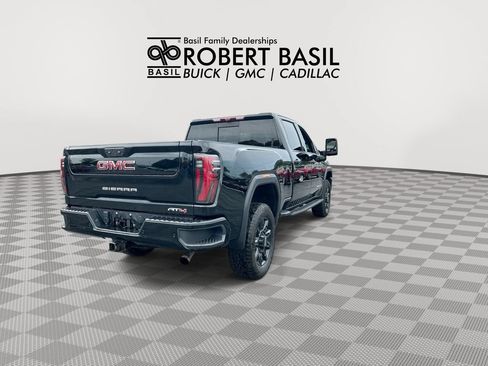 Used 2024 GMC Sierra 2500 AT4 w/ AT4 Premium Plus Package AWD/4WD image 8