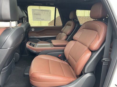 New 2026 Lincoln Navigator L Reserve image 12