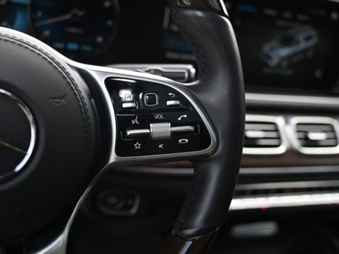 Used 2023 Mercedes-Benz Maybach GLS 600 4MATIC image 26