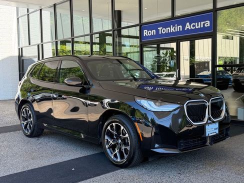 Used 2025 BMW X3 xDrive30i w/ Premium Package AWD/4WD image 2