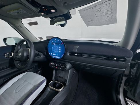 Certified 2025 MINI Cooper S image 28