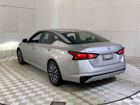 Used 2024 Nissan Altima 2.5 SV FWD image 5