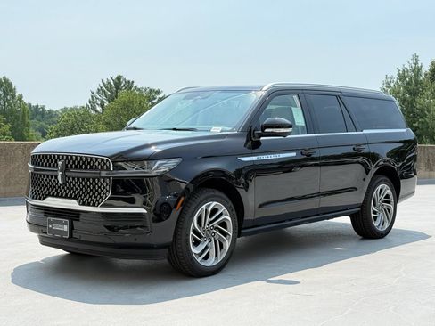 New 2026 Lincoln Navigator L Reserve AWD/4WD image 1