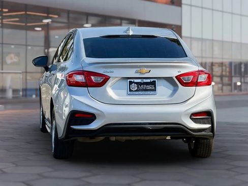 Used 2018 Chevrolet Cruze LT w/ RS Package image 4