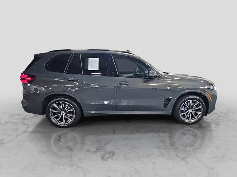 Used 2025 BMW X5 xDrive40i w/ M Sport Package image 4