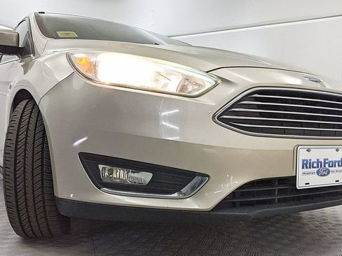 Used 2017 Ford Focus Titanium FWD image 22