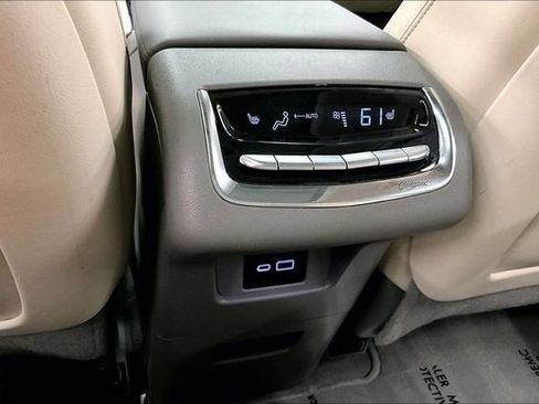 Used 2020 Cadillac XT6 Premium Luxury AWD/4WD image 32
