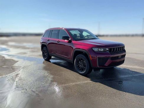 New 2026 Jeep Grand Cherokee Altitude image 16