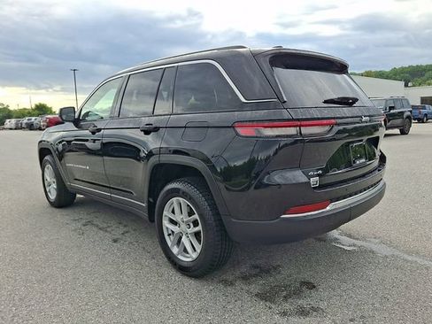 Used 2023 Jeep Grand Cherokee Laredo X AWD/4WD image 4