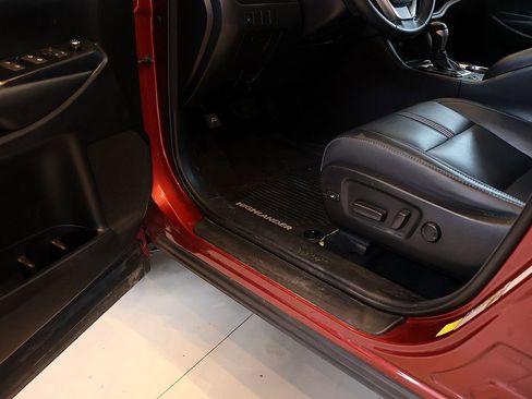 Used 2018 Toyota Highlander SE w/ Protection Package #3 image 49