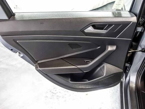 Used 2024 Volkswagen Jetta SE FWD image 26