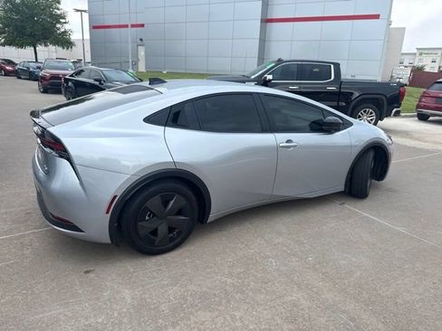 Used 2026 Toyota Prius LE FWD image 3