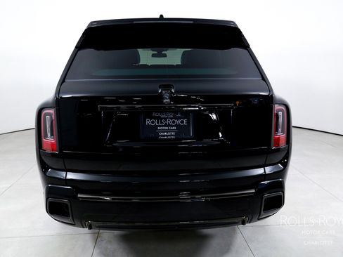 New 2026 Rolls-Royce Cullinan Black Badge image 9