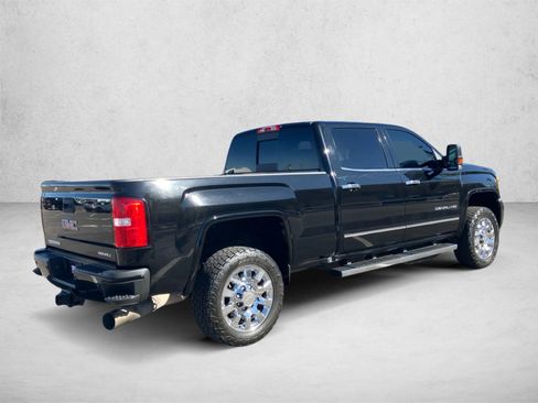 Used 2018 GMC Sierra 2500 Denali w/ Duramax Plus Package AWD/4WD image 5