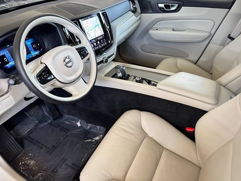 Certified 2023 Volvo XC60 B5 Plus w/ Protection Package Premier FWD image 9