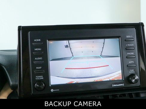 Used 2020 Toyota RAV4 LE FWD image 18
