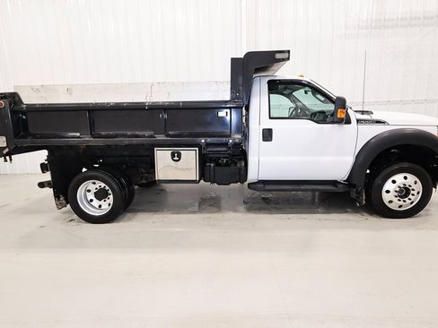 Used 2016 Ford F550 4x4 Regular Cab Super Duty image 2