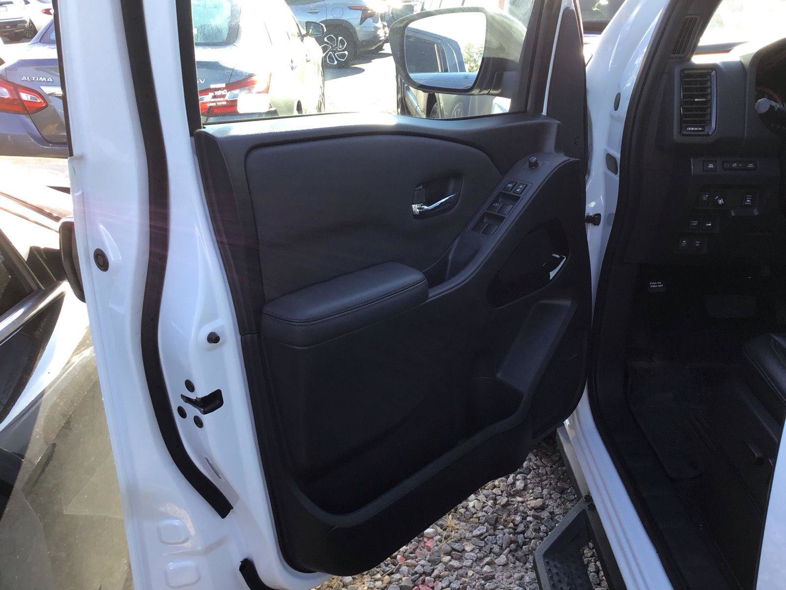 Used 2022 Nissan Frontier 4x4 Crew Cab image 11