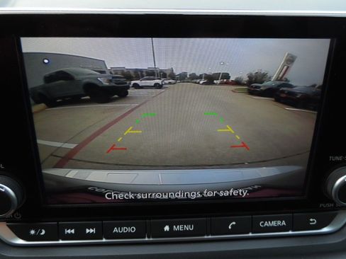 Used 2024 Nissan Rogue SV image 29