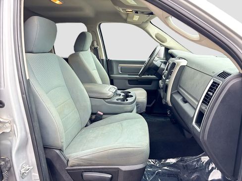 Used 2017 RAM 1500 SLT RWD image 24